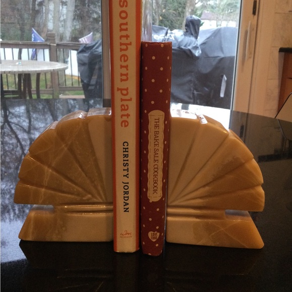 Onyx Shell Bookends - Picture 3 of 7